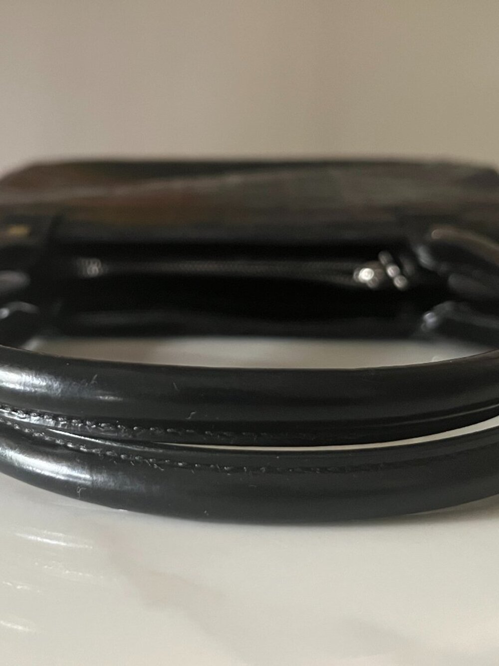 Ferragamo Gancini Embossed Black Leather Shoulder Bag AU-21 1796 - Picture 13 of 16